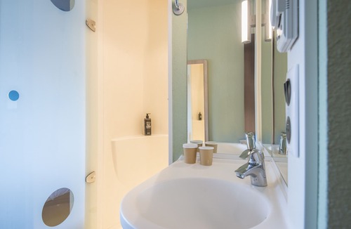 Pertuis Hotel | ibis budget Pertuis Portes du Luberon