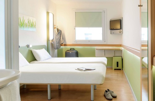 Poitiers Hotel | ibis budget Poitiers Sud