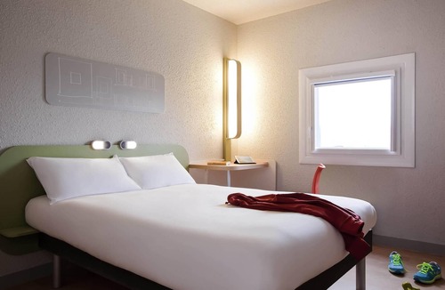 Pontault-Combault Hotel | ibis budget Pontault Combault RN4 Marne la Vallée