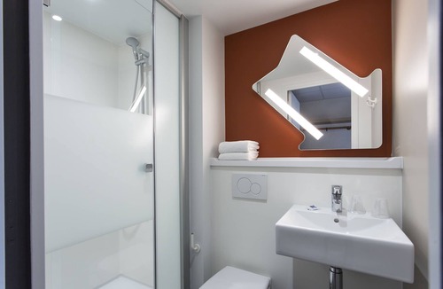 Senlis Hotel | ibis budget Senlis