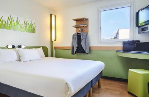 Coignieres Hotel | Ibis Budget Versailles Coignieres