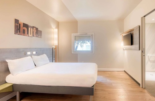 Trappes Hotel | ibis budget Versailles Trappes