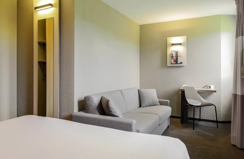 Carcassonne Hotel | ibis Carcassonne Est La Cité