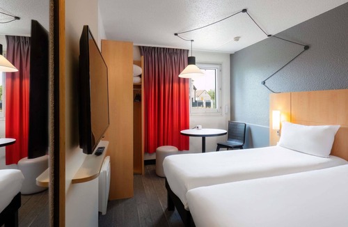 Cergy Hotel | ibis Cergy Pontoise Le Port