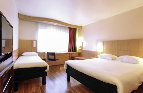 Villers-Semeuse Hotel | ibis Charleville-Mezières