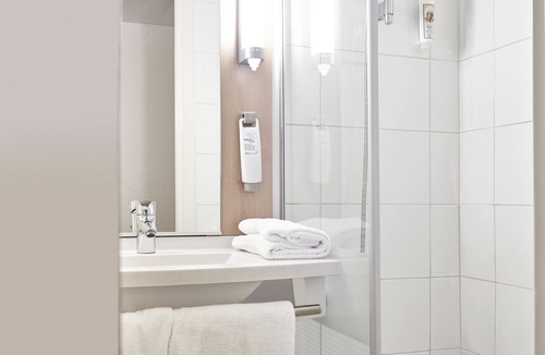 Villers-Semeuse Hotel | ibis Charleville-Mezières