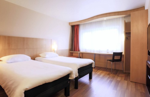 Villers-Semeuse Hotel | ibis Charleville-Mezières