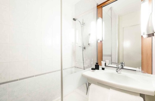 Chatellerault Hotel | ibis Chatellerault