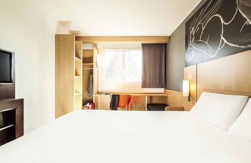 Chatellerault Hotel | ibis Chatellerault
