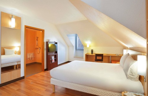 Etampes Hotel | ibis Etampes