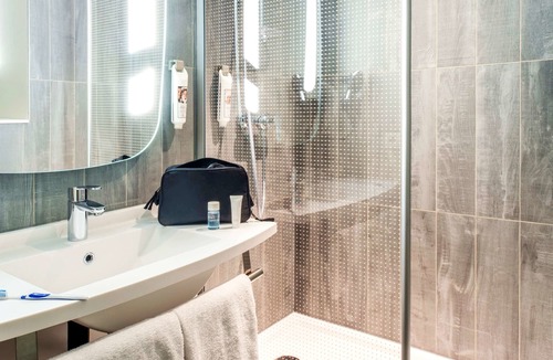 Falaise Hotel | ibis Falaise Coeur de Normandie