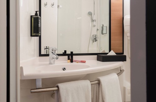 Lancy Hotel | ibis Geneve Petit Lancy
