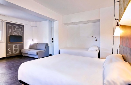 Mouilleron-le-Captif Hotel | ibis La Roche sur Yon