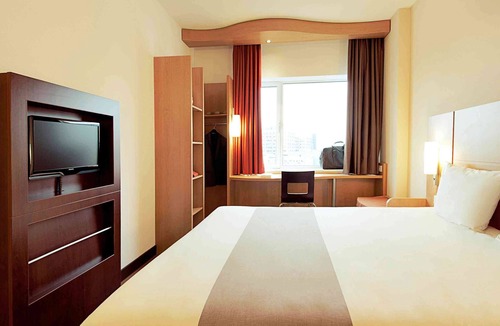 Mouilleron-le-Captif Hotel | ibis La Roche sur Yon