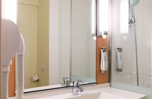 Mouilleron-le-Captif Hotel | ibis La Roche sur Yon