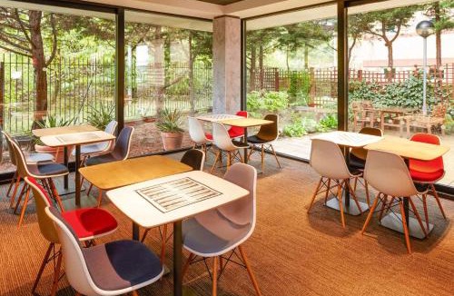 West Thurrock Hotel | ibis London Thurrock M25