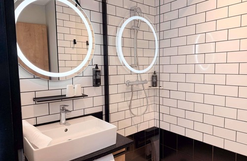 Lunel Hotel | Ibis Lunel Petite Camargue