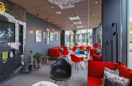 Vaulx-en-Velin Hotel | ibis Lyon Carre De Soie