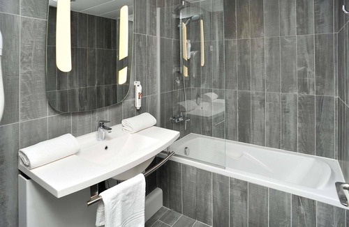 Saint Michel - Mairie Hotel | Ibis Lyon Centre