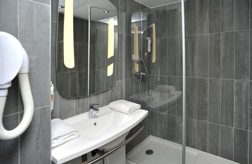 Saint Michel - Mairie Hotel | Ibis Lyon Centre