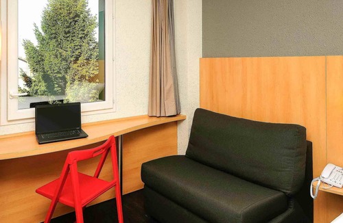 Beynost Hotel | ibis Lyon Est Beynost A42
