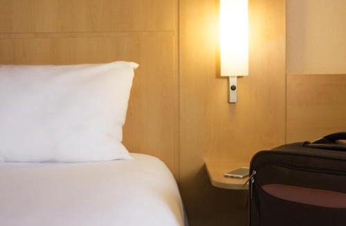 Chaponnay Hotel | ibis Lyon Est Chaponnay