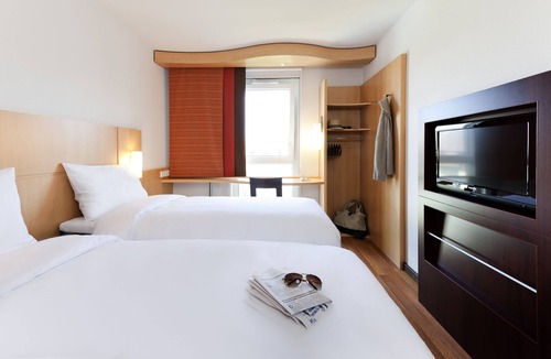 Chaponnay Hotel | ibis Lyon Est Chaponnay