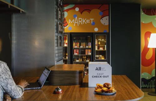 Jonage Hotel | ibis Lyon Est Meyzieu