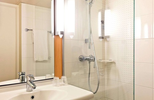 Part Dieu - Bir Hakeim Hotel | ibis Lyon Gare la Part Dieu