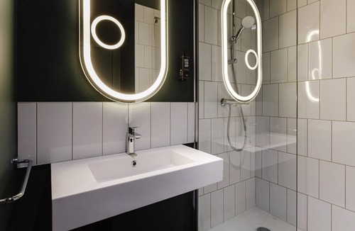 Jonage Hotel | ibis Lyon Meyzieu