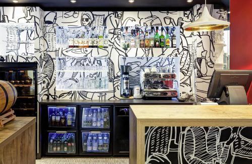 Dardilly Hotel | ibis Lyon Nord