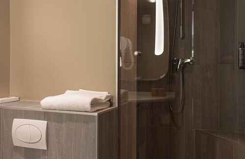 Dardilly Hotel | ibis Lyon Nord