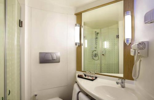 Manado City Centre Hotel | Ibis Manado City Center Boulevard