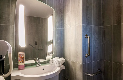 Manosque Hotel | ibis Manosque Cadarache