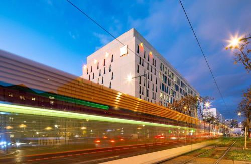 La Joliette Hotel | ibis Marseille Centre Euromed