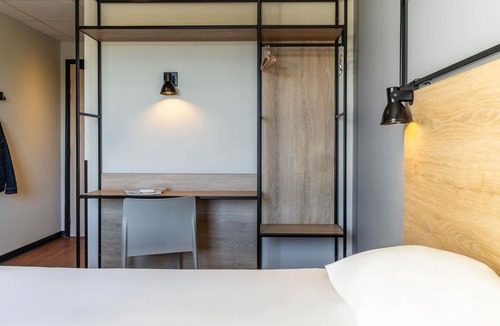 Marignane Hotel | Ibis Marseille Marignane Technopole