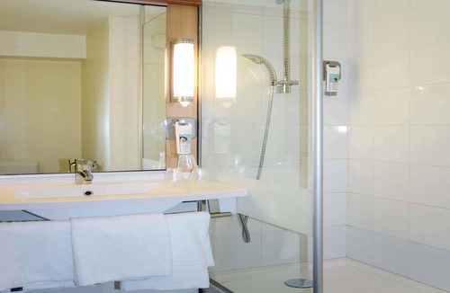 Marignane Hotel | ibis Marseille Provence Aéroport