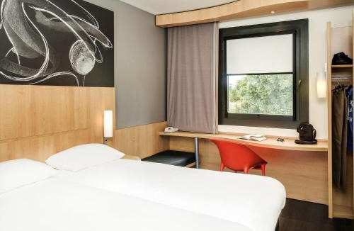 Montceau-les-Mines Hotel | ibis Montceau les Mines
