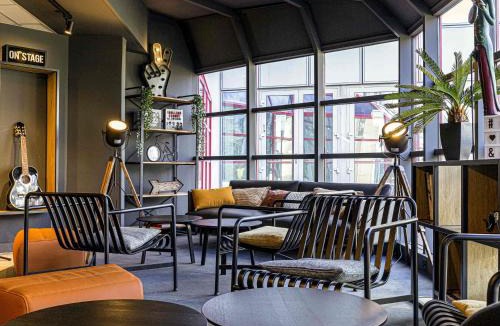 Quartier de la Boule - Champs-Pierreux Hotel | ibis Nanterre La Défense