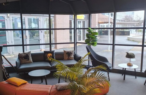 Quartier de la Boule - Champs-Pierreux Hotel | ibis Nanterre la Défense