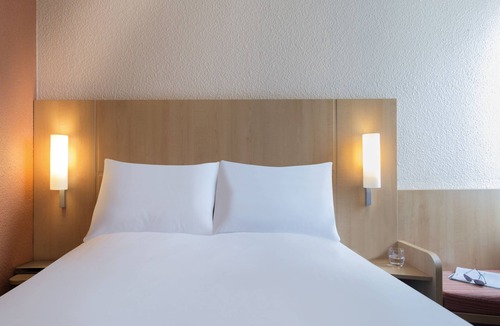 Madeleine-Champ de Mars Hotel | ibis Nantes Centre Gare Sud
