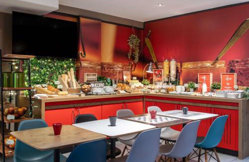 Quartier de la Folie-Mericourt Hotel | ibis Paris Avenue de la Republique
