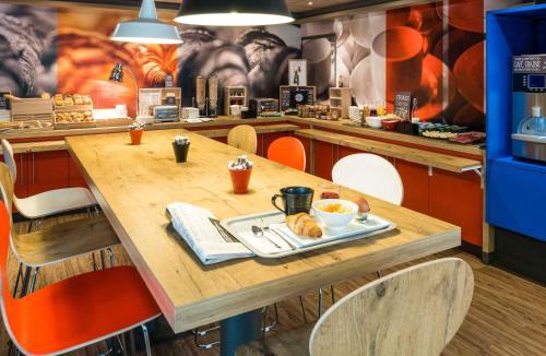 Suresnes Hotel | ibis Paris Pont de Suresnes Longchamp