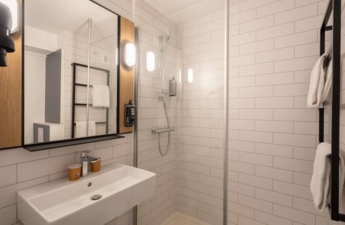 Vanves Hotel | ibis Paris Porte de Vanves Parc des Expositions