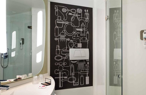 Saint-Denis Hotel | ibis Paris Saint-Denis Stade Sud