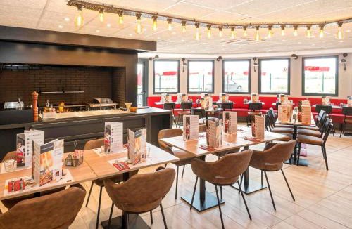 Saint-Georges-de-Grehaigne Hotel | ibis Pontorson Baie Du Mont Saint Michel