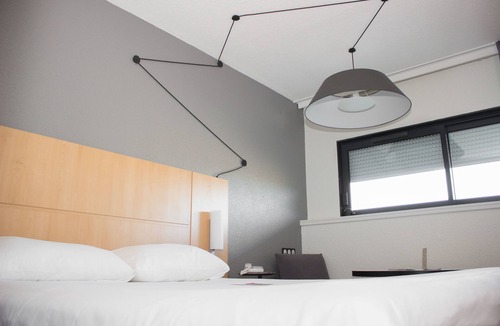 Chasseneuil-du-Poitou Hotel | ibis Poitiers Site du Futuroscope