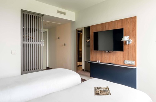 Quartier Saint-Clement - Jardin des Plantes Hotel | Ibis Rouen Centre Rive Gauche Mermoz