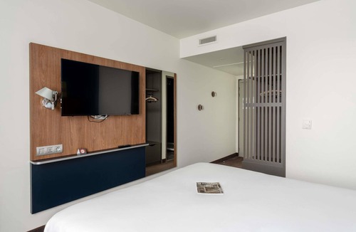 Quartier Saint-Clement - Jardin des Plantes Hotel | Ibis Rouen Centre Rive Gauche Mermoz