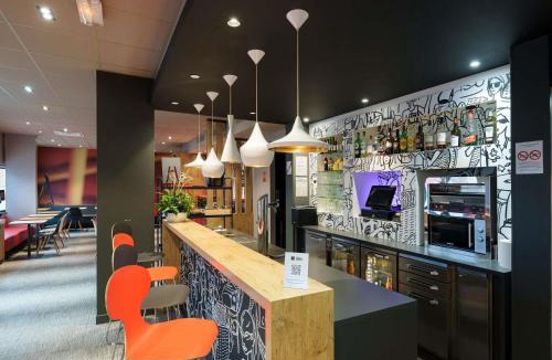 Saint-Quentin Hotel | ibis Saint Quentin Basilique